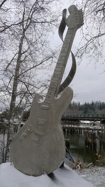 Statue of Kurt's Jag-Stang guitar in Riverfront Park.